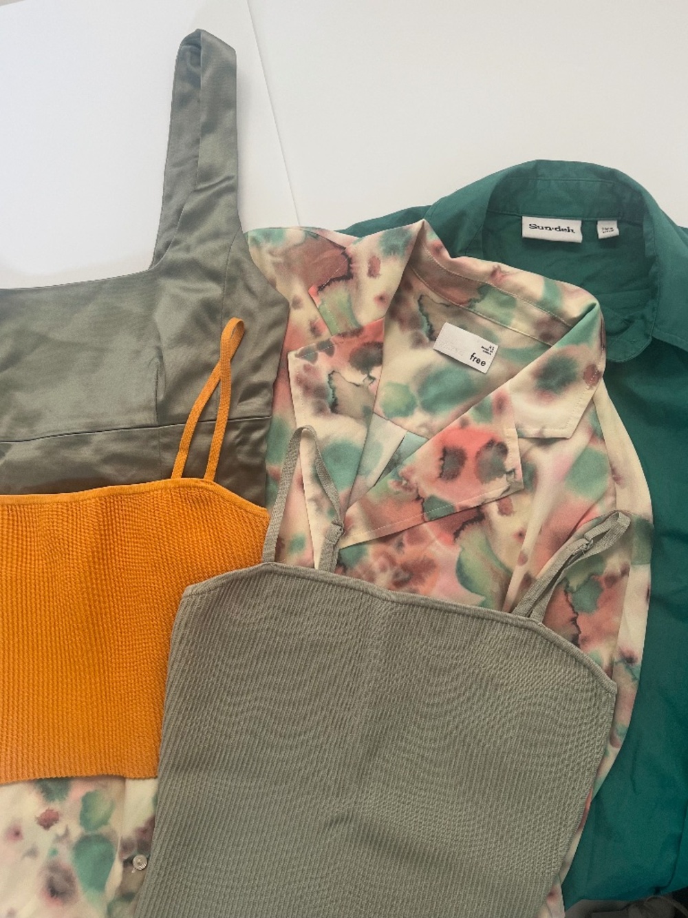Aritzia 𐙚 5 top bundle